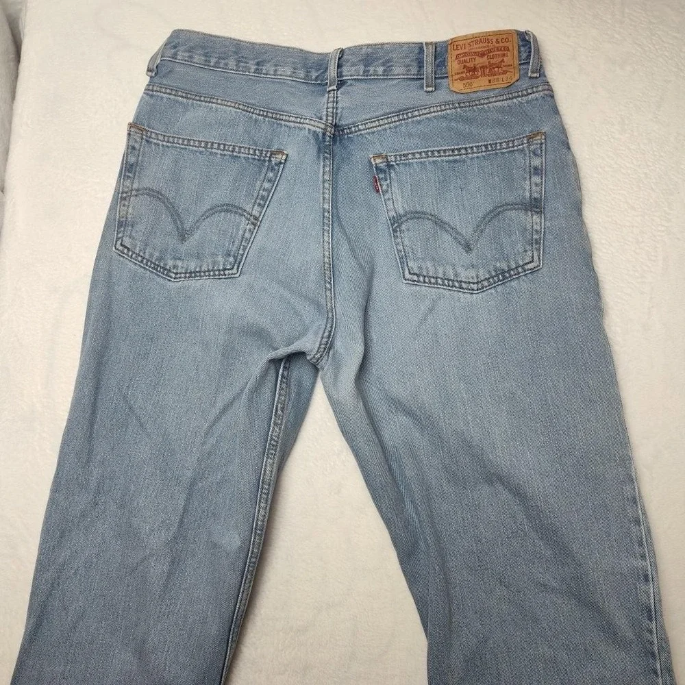Levis 550 Jeans Mens 38x34 Light Wash Y2K Relaxed Fit‎ Tapered Leg Blue Denim